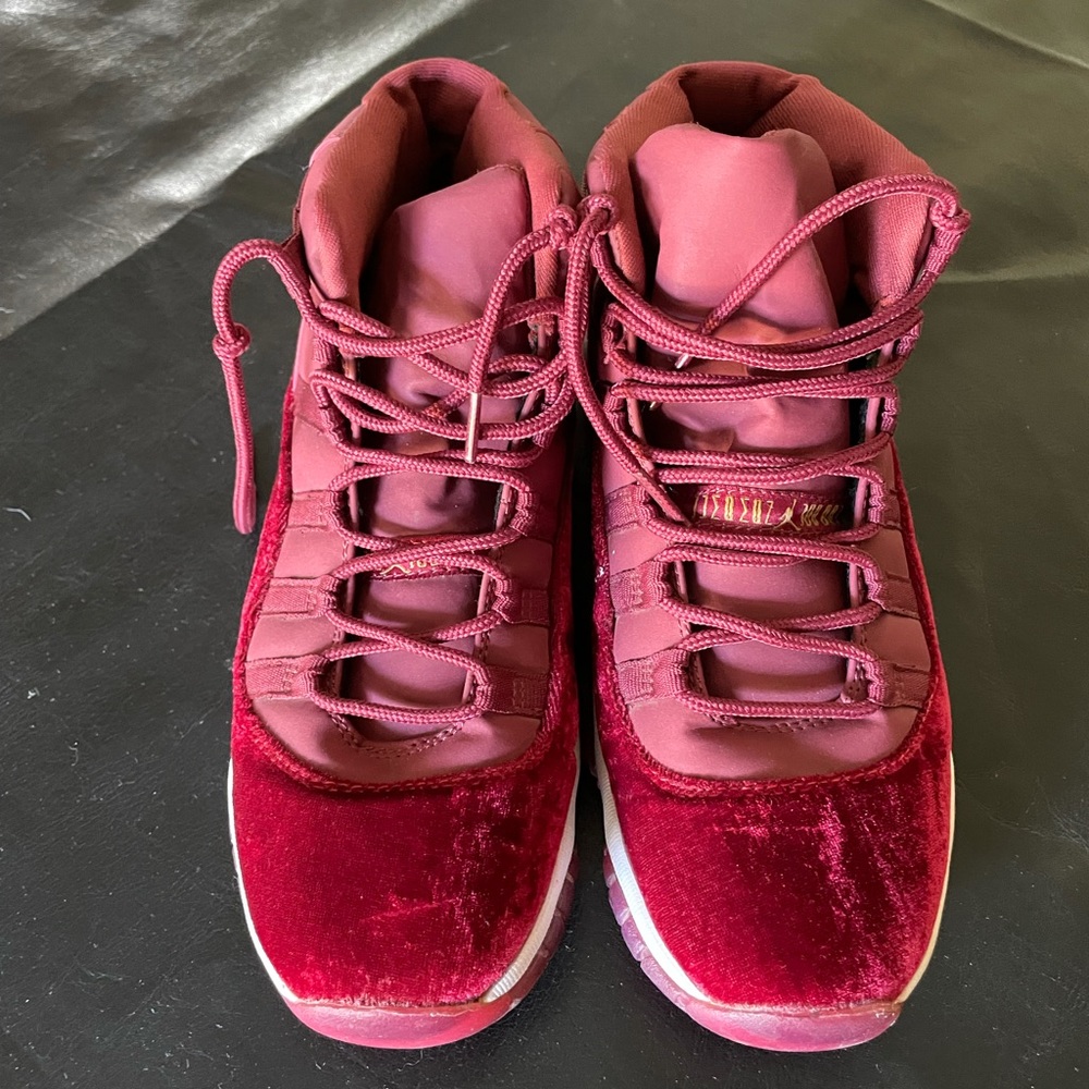 Air Jordan 11 Retro (heiress night maroon)